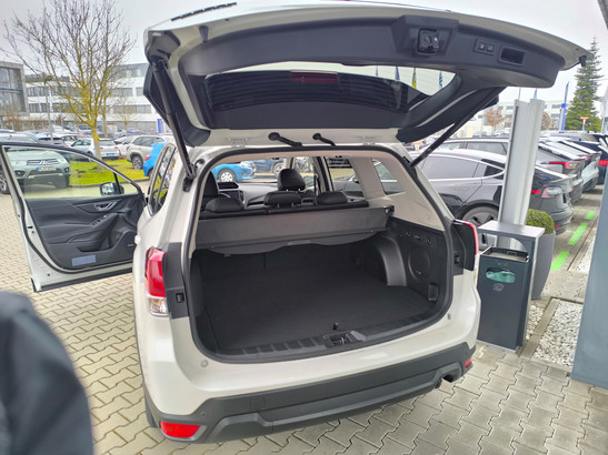Subaru Forester Sonderedition 2.0ie EDITION BLACK PLATINUM